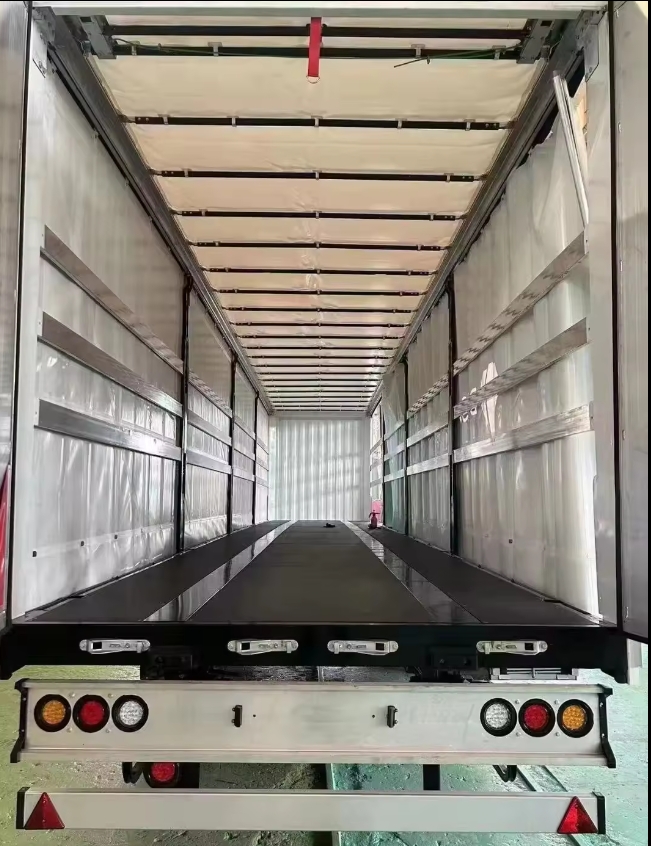 侧帘车-内部.jpg